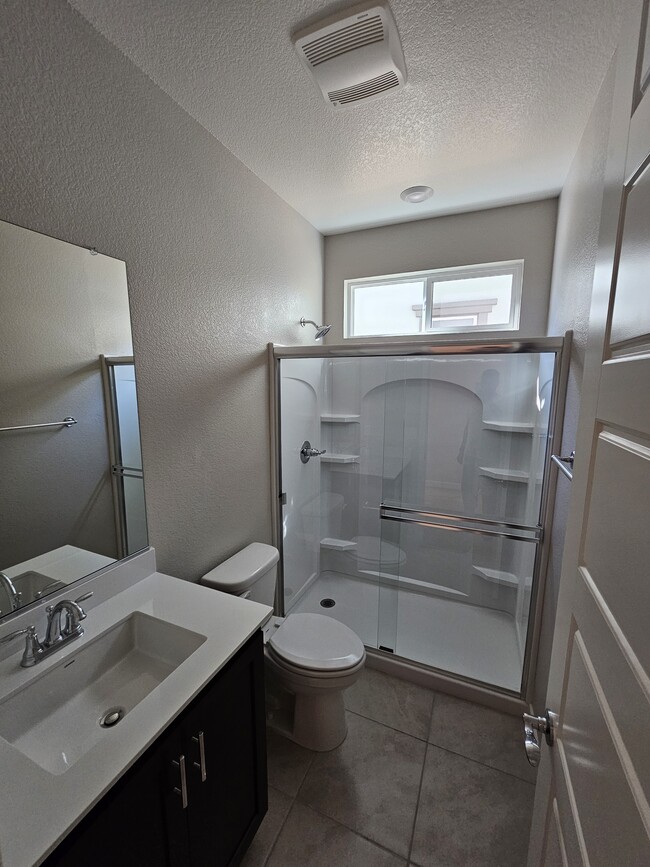 Downstairs Full Bathroom - 5382 Shenandoah Valley Ln