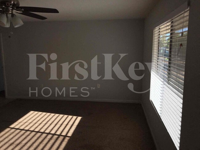 Photo - 9808 N 47th Ave