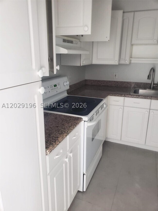 Photo - 5161 Collins Ave Unit 1709