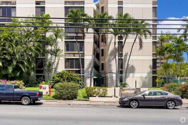 Photo - The Piikoi Apts