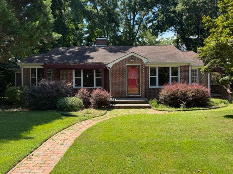 412 College Ave