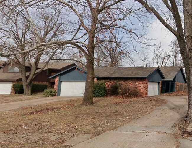 Building Photo - 2 Bed 2 Bath 2 Car Garage in Norman Unit 3815 Lynnbrook Cir