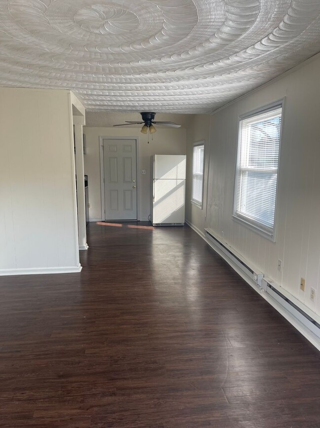 Photo - 362 Ridgewell Ave