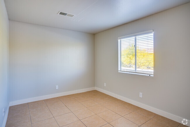 2 BR, 2 BA - 756SF