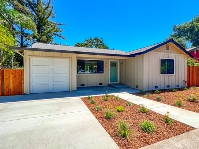 Building Photo - Beautifully Remodeled Three Bedroom Home