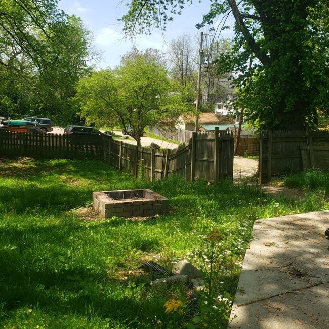 Photo - 4 bedroom, 2 bath home - Available July 2026!