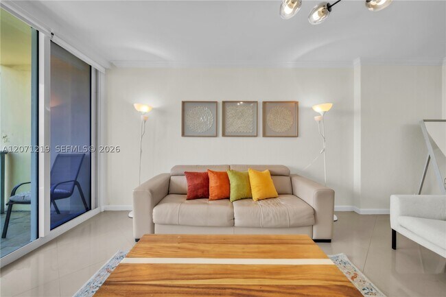 2501 S Ocean Dr Unidad 1430(AVAILBLE NOW)