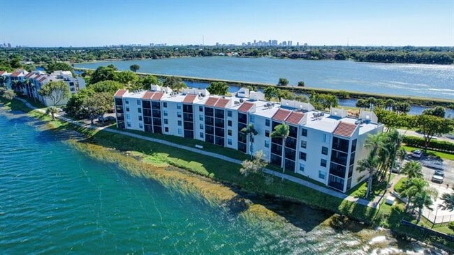 Photo - 115 Lake Emerald Dr Unit 403