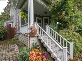 Building Photo - 1422 SE 34th Ave Rental