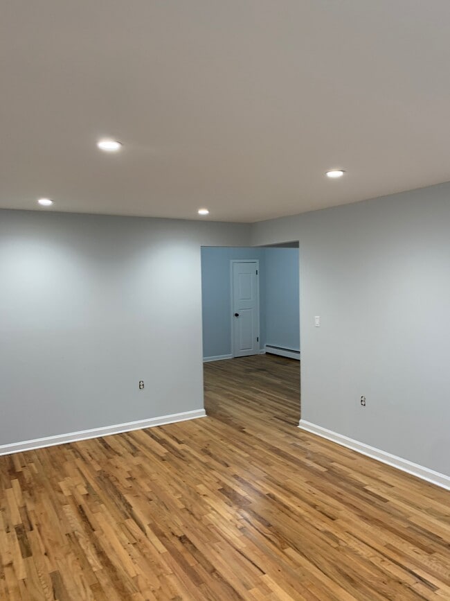 Photo - 229 E 237th St Unidad 2nd floor