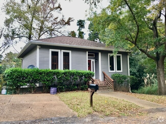 Building Photo - Excellent Location!! Rental