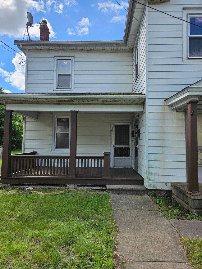 Building Photo - 434 W Front St Rental