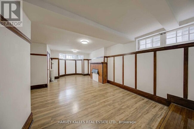 Photo - 11 Parkwood Ave Unité Lower