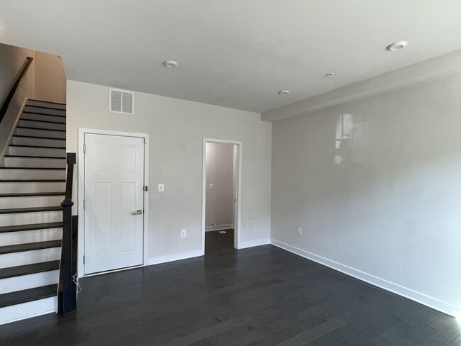 Photo - 3620 Jamison St NE