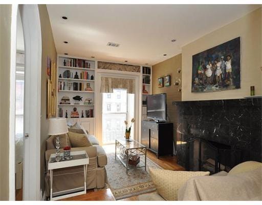 Photo - 124 Beacon St Unit 3F