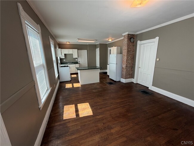 Photo - 169 Mayar St