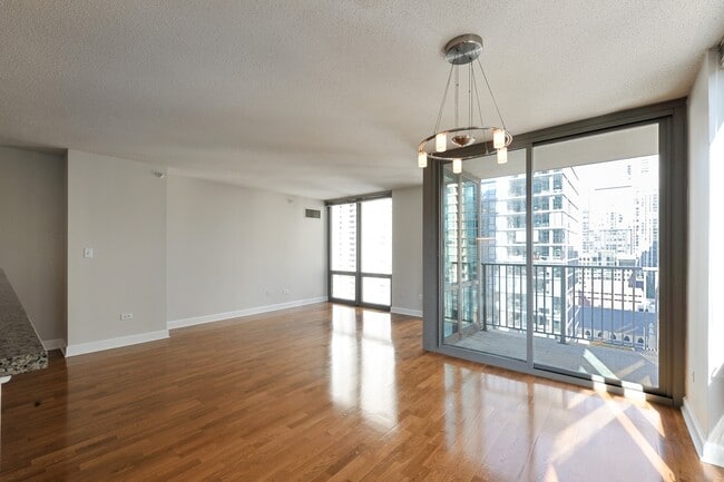 Photo - 2 E Erie St Unit 1611