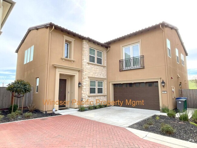 Building Photo - COMING SOON ! Exquisite Newer Upgraded Hom... Rental