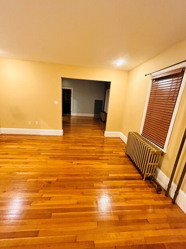 Photo - 23 Holmfield Ave