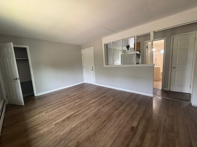 Building Photo - 1105 Ella T Grasso Blvd Unit 2R Rental