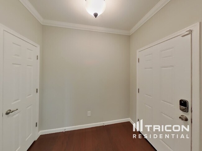 Photo - 2913 Haviland Way