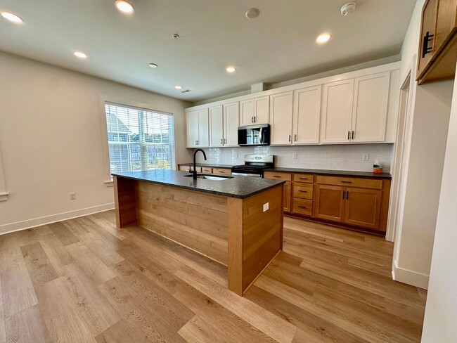 Photo - 4004 Winds Field Way