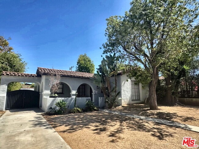 Building Photo - 1530 S Ogden Dr Rental