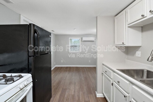 Photo - 222 W Felton Ave