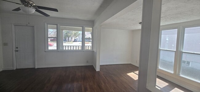 Photo - 4 Bedroom Home in the heart of Springfield