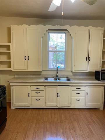 Photo - 617 W Gandy St