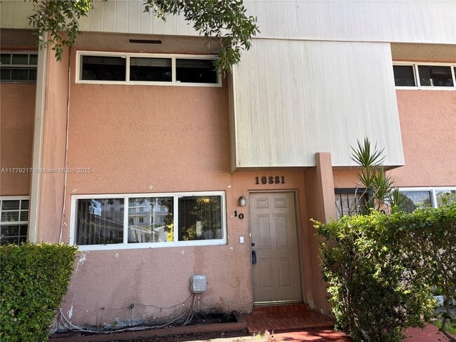 Building Photo - 10881 SW 6th St Unit 10 Rental