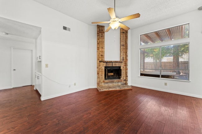 Photo - 1130 Rudger Way