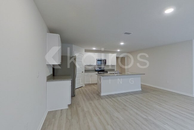 Photo - 417 Monarch Ln