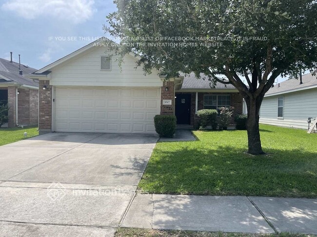 Building Photo - 8567 Chaletford Dr