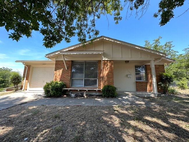 Building Photo - 6404 Waynewood Ct