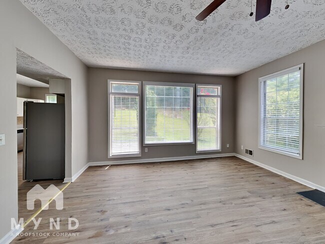 Photo - 2587 Riverwood Spring