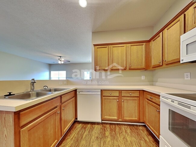 109 Cannonsmill Ln
