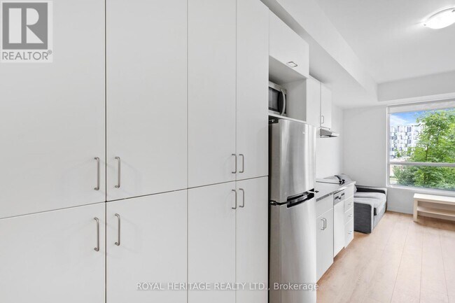 Photo - 1800 Simcoe St N Unit 307