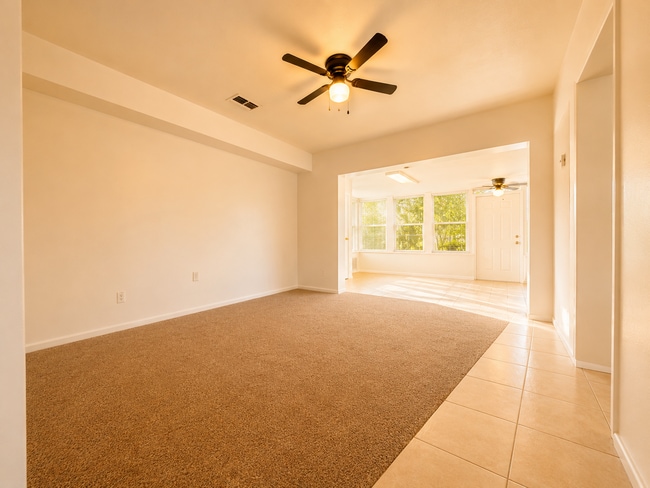 Photo - 105 Primrose Ln