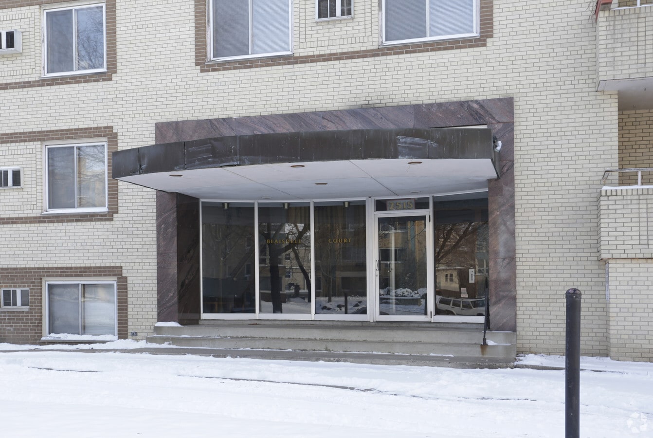 Photo - Blaisdell Court