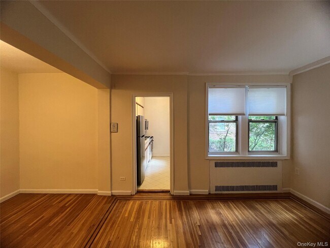 65-74-74 Saunders St Unit 1F