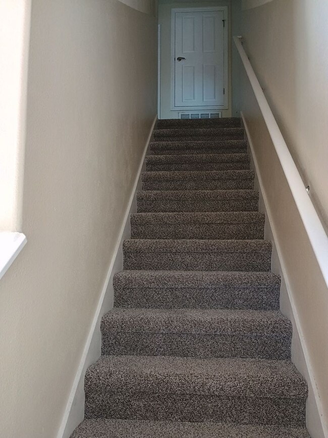 Photo - 3/2.5 Townhouse upgraded! UCF students welcome