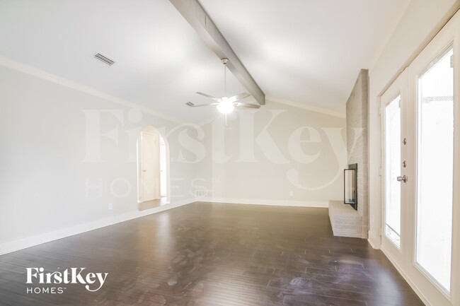 Photo - 2313 March Ln