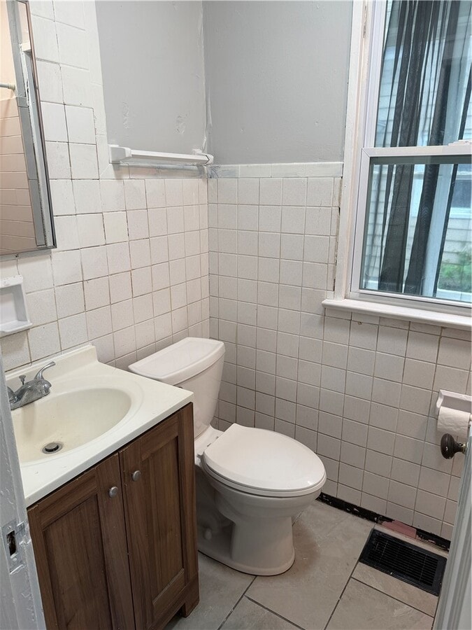 Photo - 415 Magee Ave