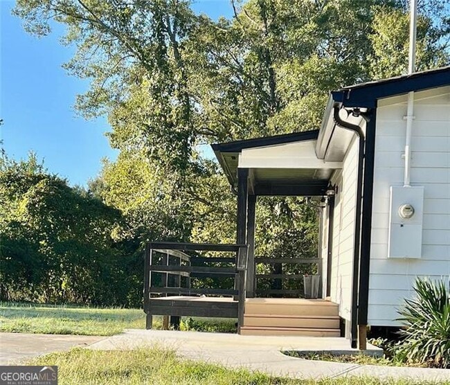 Photo - 126 Arnold Rd SE