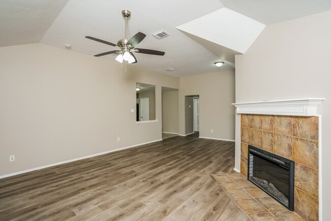 Photo - 1842 Strongs Ct