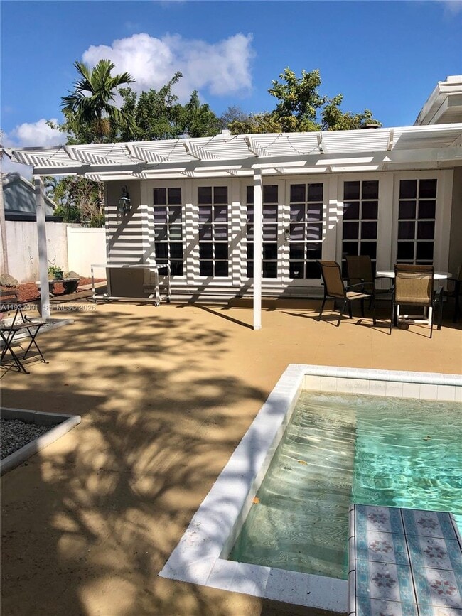 Photo - 1628 NE 4th Pl