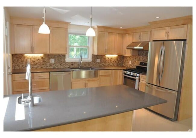 Building Photo - 11 Rockland Pl Rental