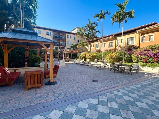 Building Photo - 1 Bed/1 Bath Condo in Gorgeous Resort Styl...