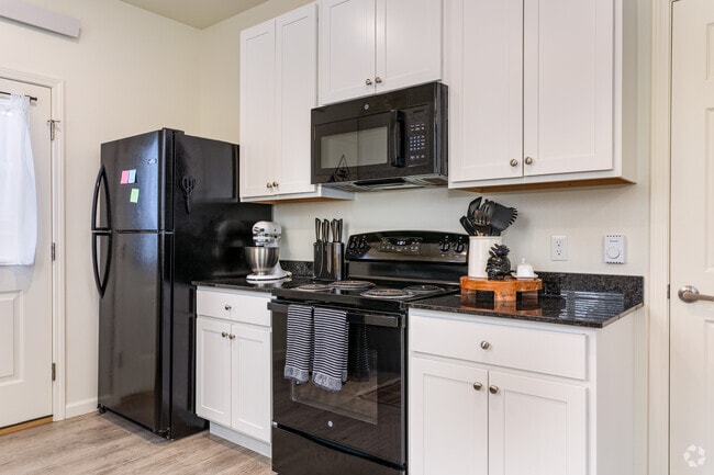 1HAB, 1BA - 662&nbsp;ft² - March Madness Patio Home Apartments